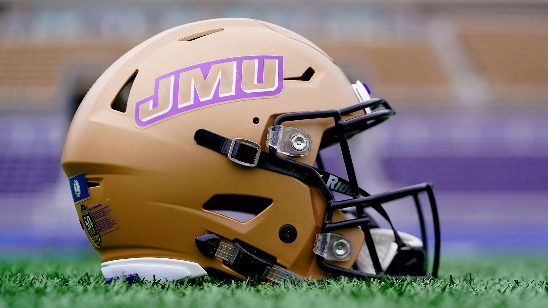 按难度排名 JMU 足球队 2024 年对手